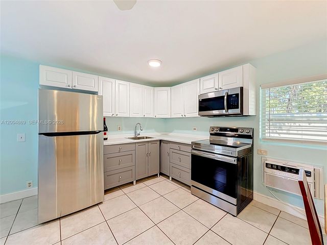 1029 Harrison Street, Hollywood, FL 33019