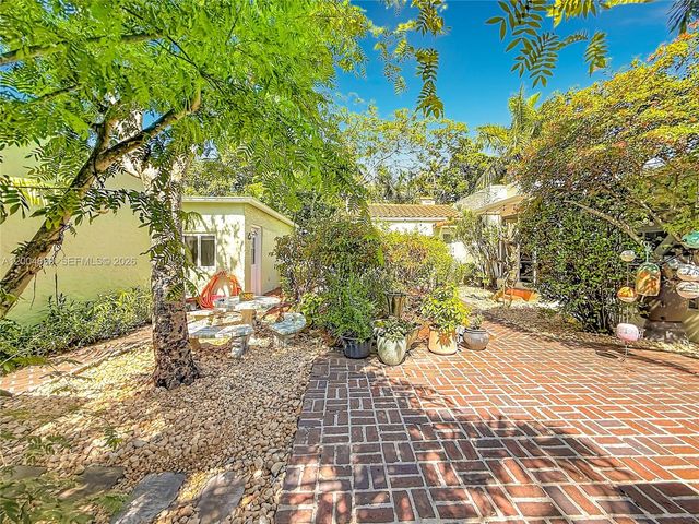 1029 Harrison Street, Hollywood, FL 33019