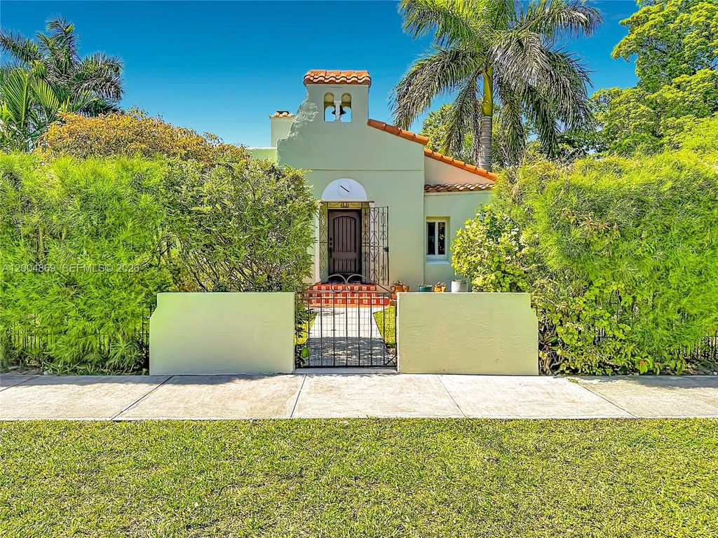 1029 Harrison Street, Hollywood, FL 33019
