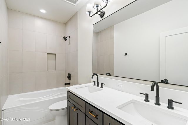 3223 N Van Winkle ST, Post Falls, ID 83854