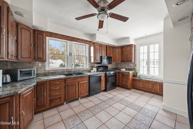 35 Highland Drive, East Greenbush, NY 12061