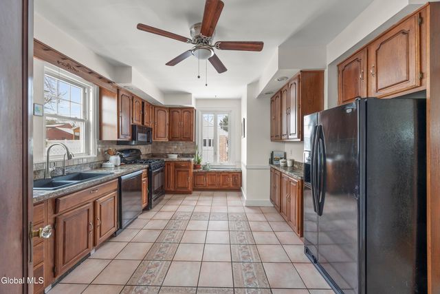 35 Highland Drive, East Greenbush, NY 12061