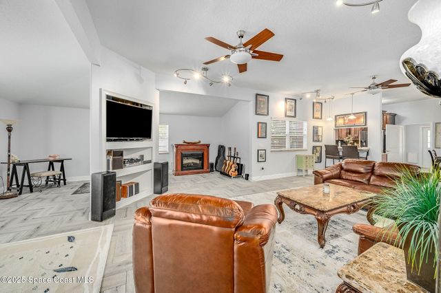 2100 Vernon Place, Melbourne, FL 32901