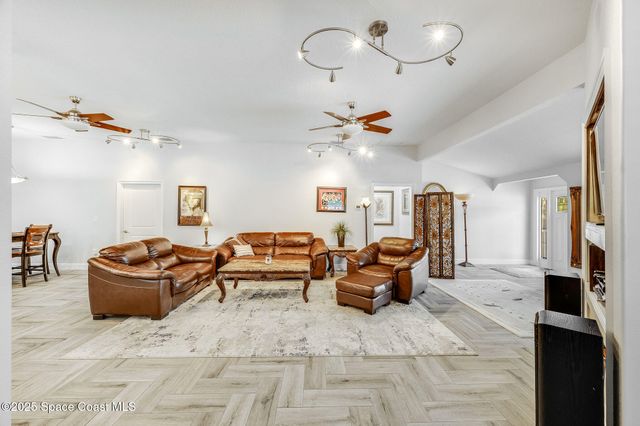 2100 Vernon Place, Melbourne, FL 32901