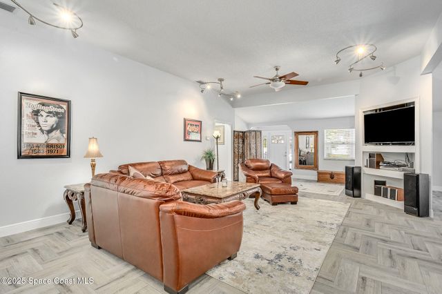 2100 Vernon Place, Melbourne, FL 32901