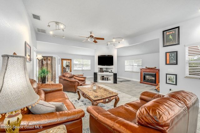 2100 Vernon Place, Melbourne, FL 32901