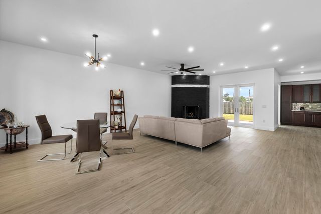 5487 Cimmeron Court, Gulf Breeze, FL 32563