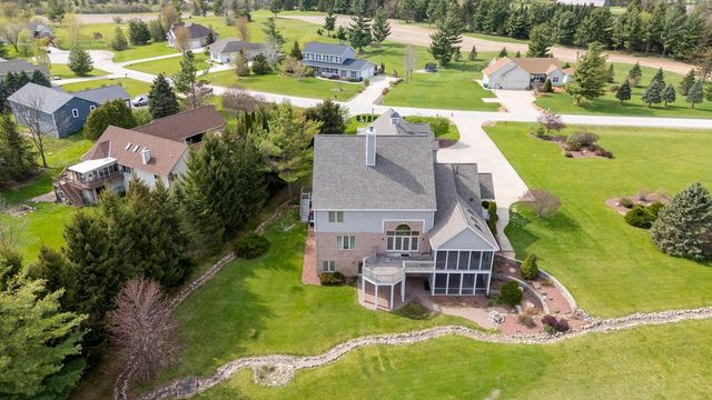 7636 Fairway LANE, West Bend, WI 53090