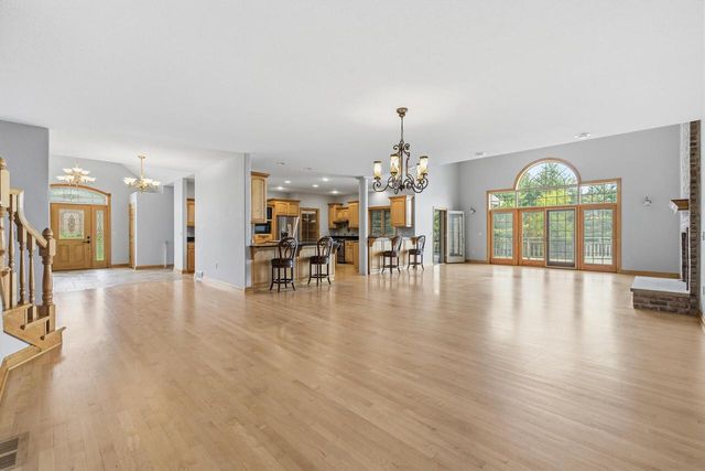 7636 Fairway LANE, West Bend, WI 53090