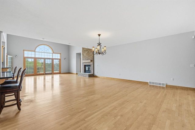 7636 Fairway LANE, West Bend, WI 53090