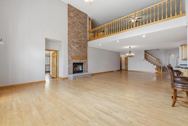 7636 Fairway LANE, West Bend, WI 53090