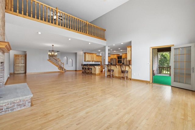 7636 Fairway LANE, West Bend, WI 53090