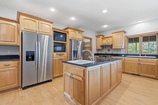 7636 Fairway LANE, West Bend, WI 53090