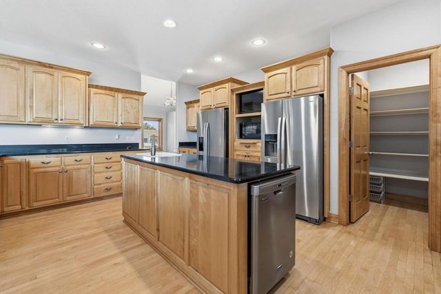 7636 Fairway LANE, West Bend, WI 53090
