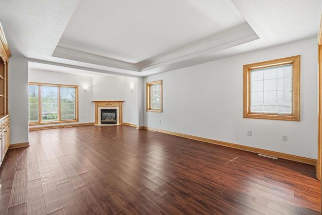 7636 Fairway LANE, West Bend, WI 53090