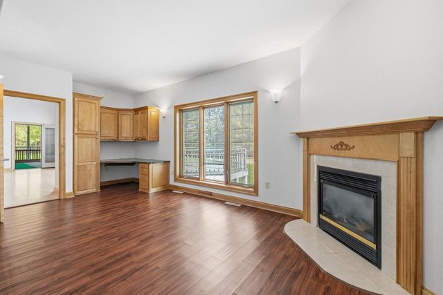 7636 Fairway LANE, West Bend, WI 53090