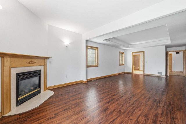 7636 Fairway LANE, West Bend, WI 53090