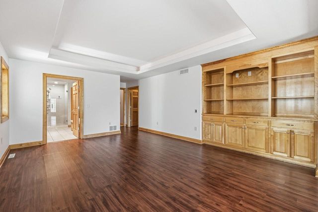 7636 Fairway LANE, West Bend, WI 53090