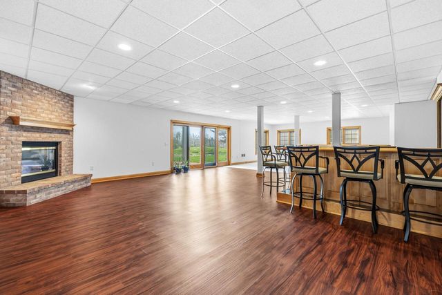 7636 Fairway LANE, West Bend, WI 53090