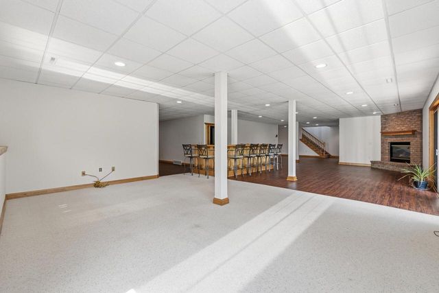 7636 Fairway LANE, West Bend, WI 53090