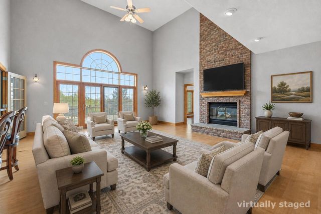7636 Fairway LANE, West Bend, WI 53090