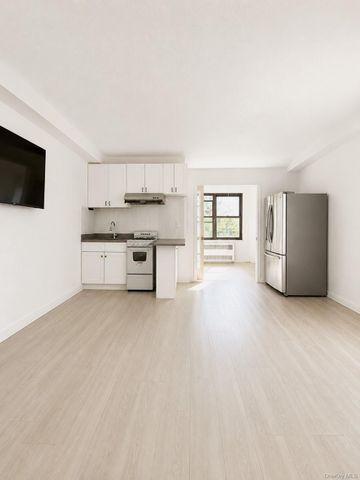 9940 63 Road 1R, Rego Park, NY 11374
