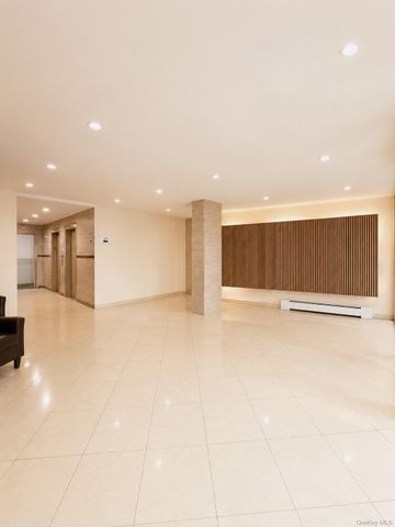 9940 63 Road 1R, Rego Park, NY 11374