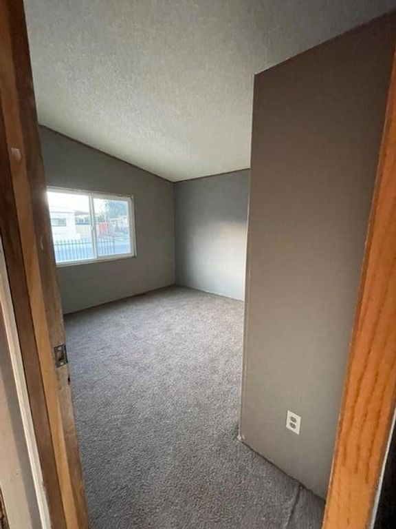 Image 10 of property listing at 32142 Wells Fargo Road, Thousand Palms, CA 92276