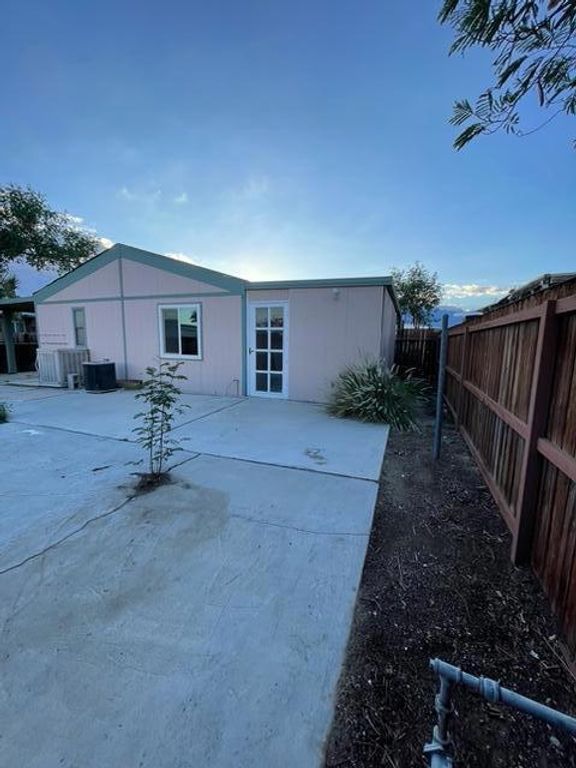 Image 25 of property listing at 32142 Wells Fargo Road, Thousand Palms, CA 92276