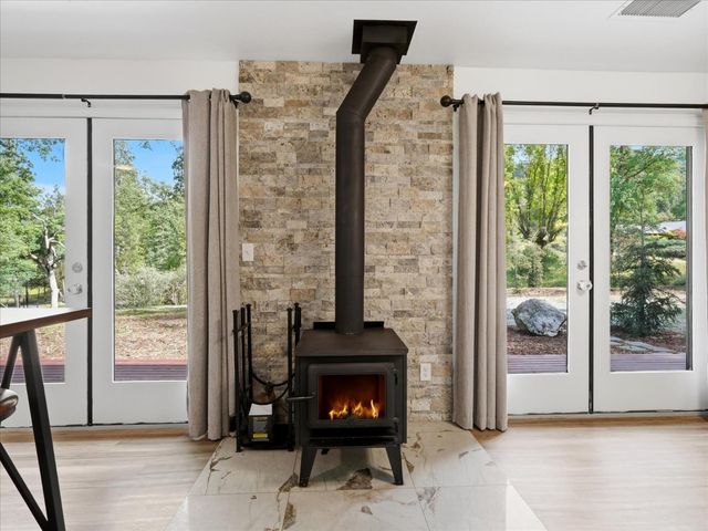 45893 Sutton Dr, Oakhurst, CA 93644