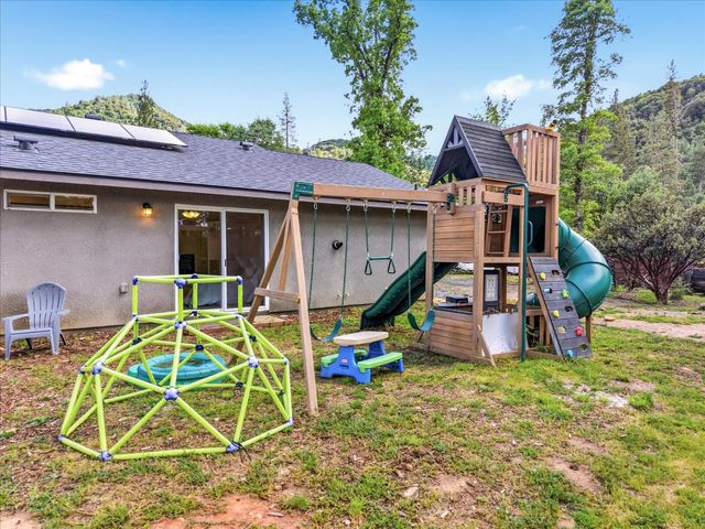 45893 Sutton Dr, Oakhurst, CA 93644