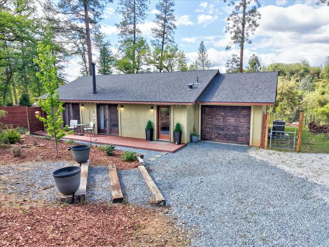 45893 Sutton Dr, Oakhurst, CA 93644