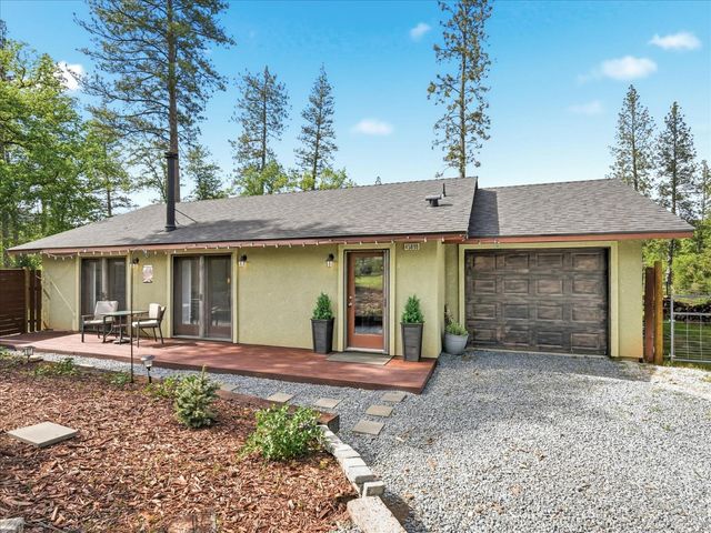 45893 Sutton Dr, Oakhurst, CA 93644