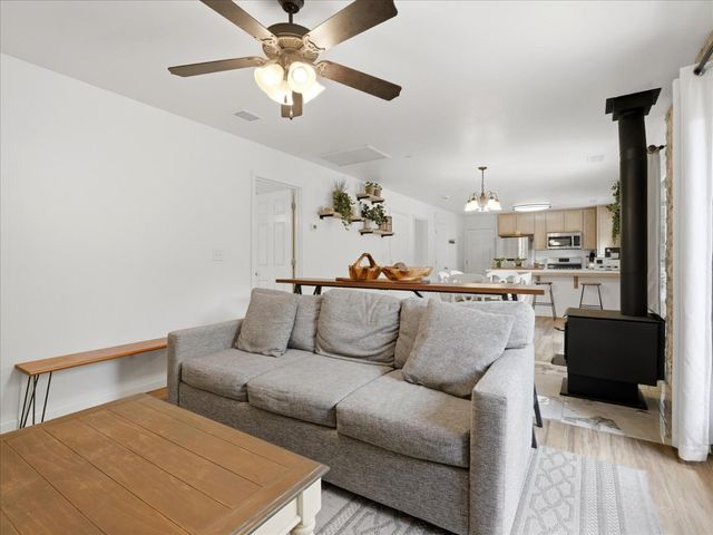 45893 Sutton Dr, Oakhurst, CA 93644