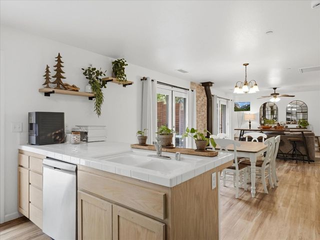 45893 Sutton Dr, Oakhurst, CA 93644
