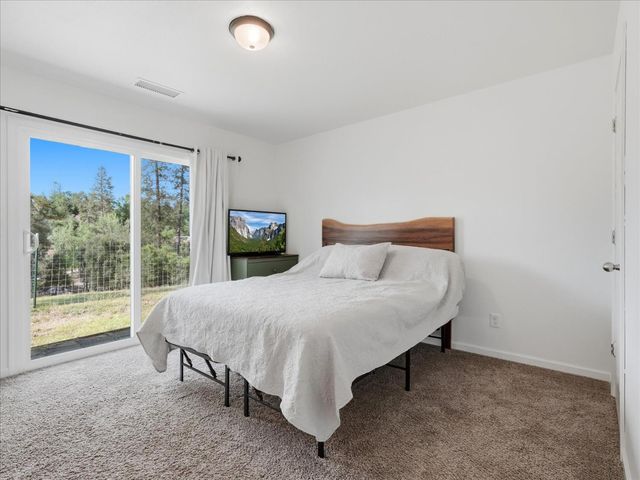 45893 Sutton Dr, Oakhurst, CA 93644
