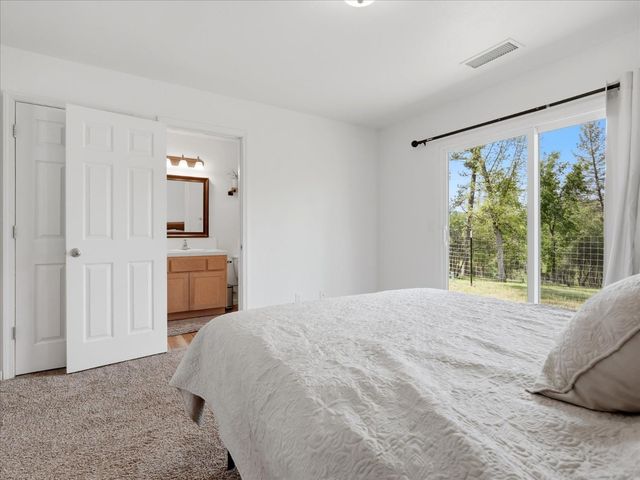 45893 Sutton Dr, Oakhurst, CA 93644