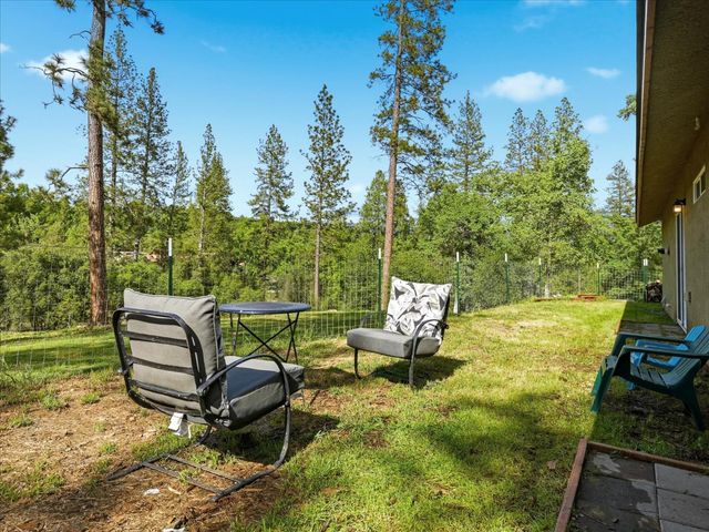 45893 Sutton Dr, Oakhurst, CA 93644