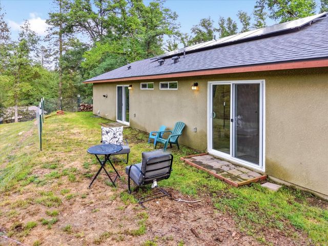 45893 Sutton Dr, Oakhurst, CA 93644