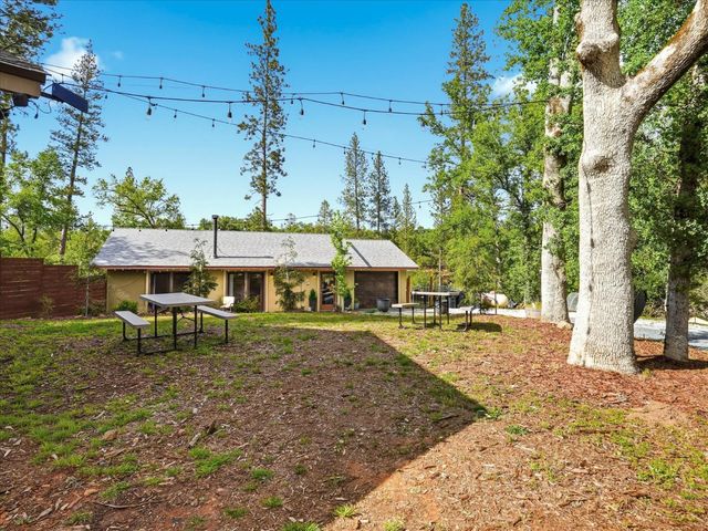 45893 Sutton Dr, Oakhurst, CA 93644