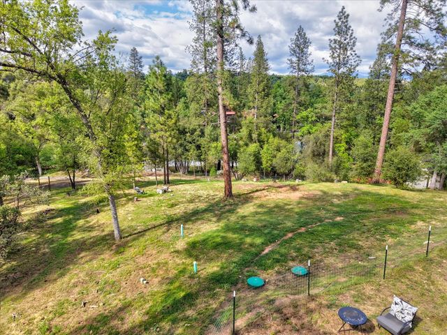 45893 Sutton Dr, Oakhurst, CA 93644