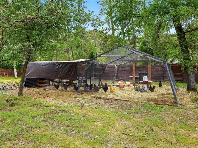 45893 Sutton Dr, Oakhurst, CA 93644
