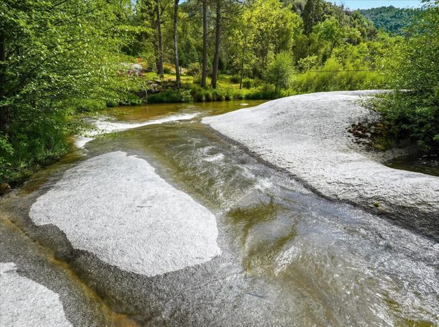 45893 Sutton Dr, Oakhurst, CA 93644