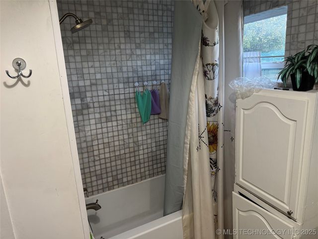 1120 Springdale Road, Ardmore, OK 73401