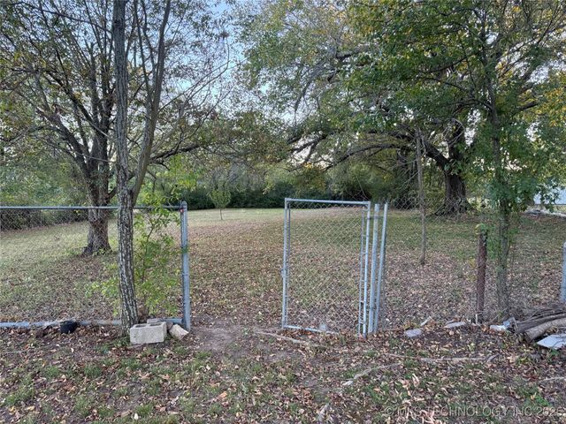 1120 Springdale Road, Ardmore, OK 73401