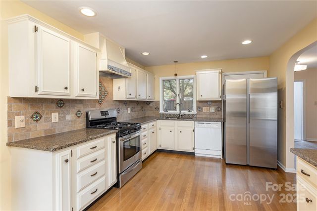 530 Crowfields Lane, Asheville, NC 28803