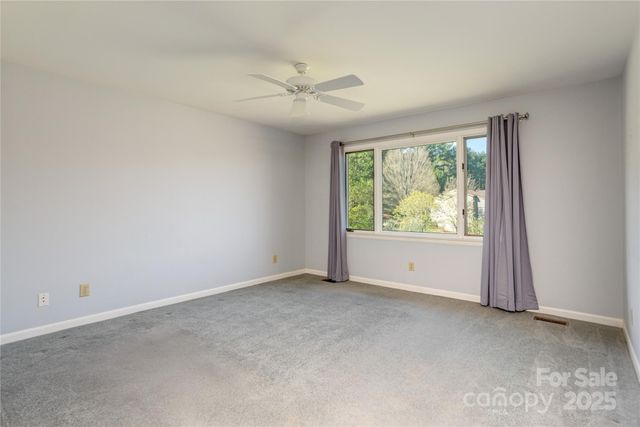 530 Crowfields Lane, Asheville, NC 28803