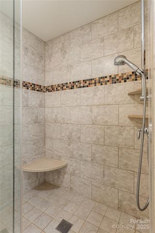 530 Crowfields Lane, Asheville, NC 28803