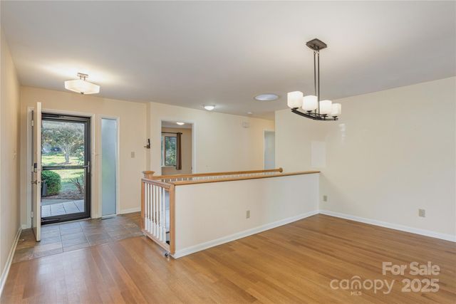 530 Crowfields Lane, Asheville, NC 28803