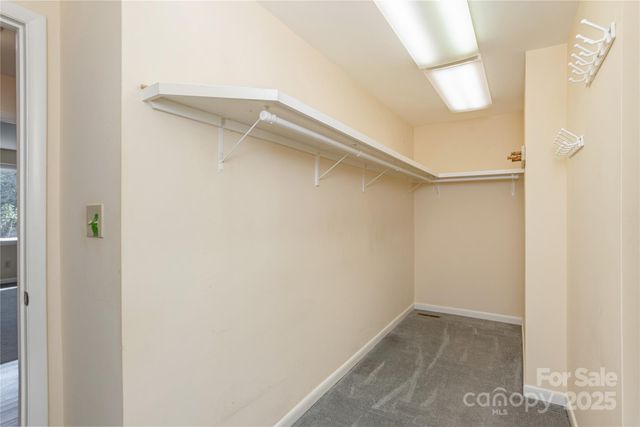 530 Crowfields Lane, Asheville, NC 28803